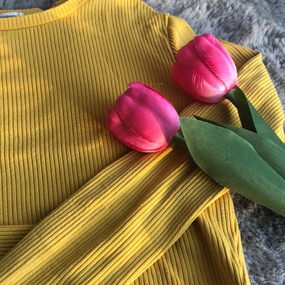 GARAGE CROP TOP - Picture 2 of 2